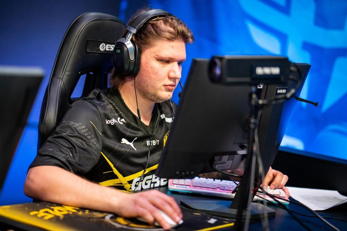s1mple CS2 Settings and Equipment 2025